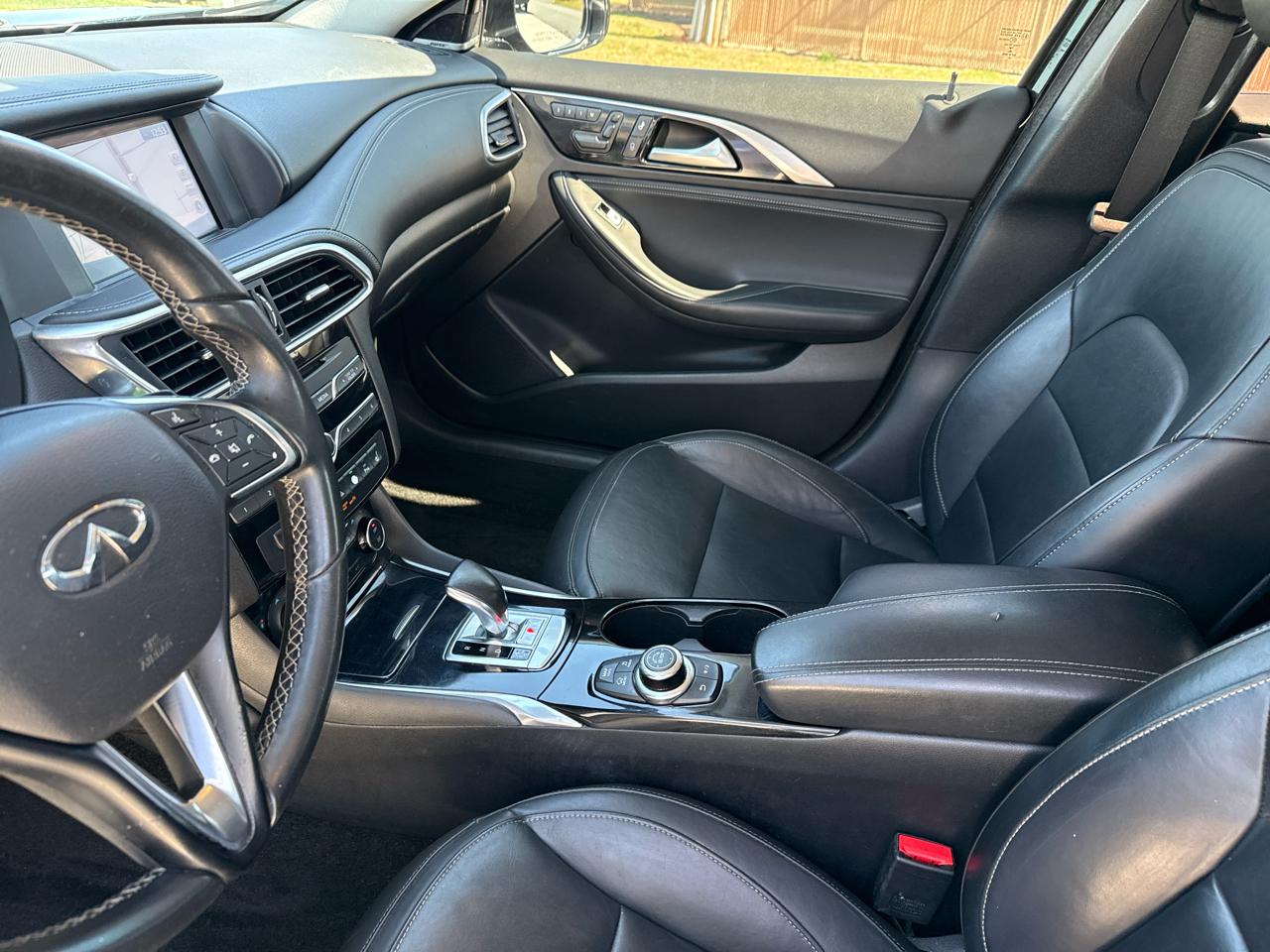 Infiniti QX30 Premium AWD *Ltd Avail* 2017