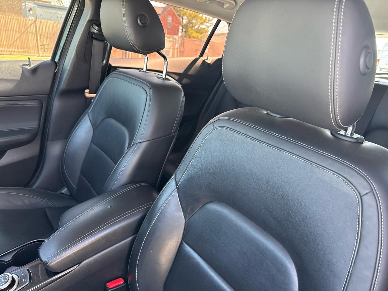 Infiniti QX30 Premium AWD *Ltd Avail* 2017