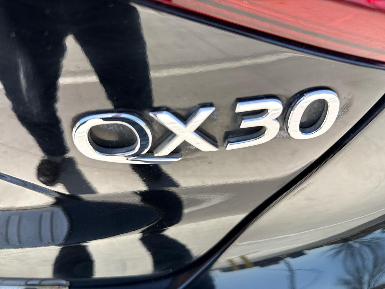 Infiniti QX30 Premium AWD *Ltd Avail* 2017