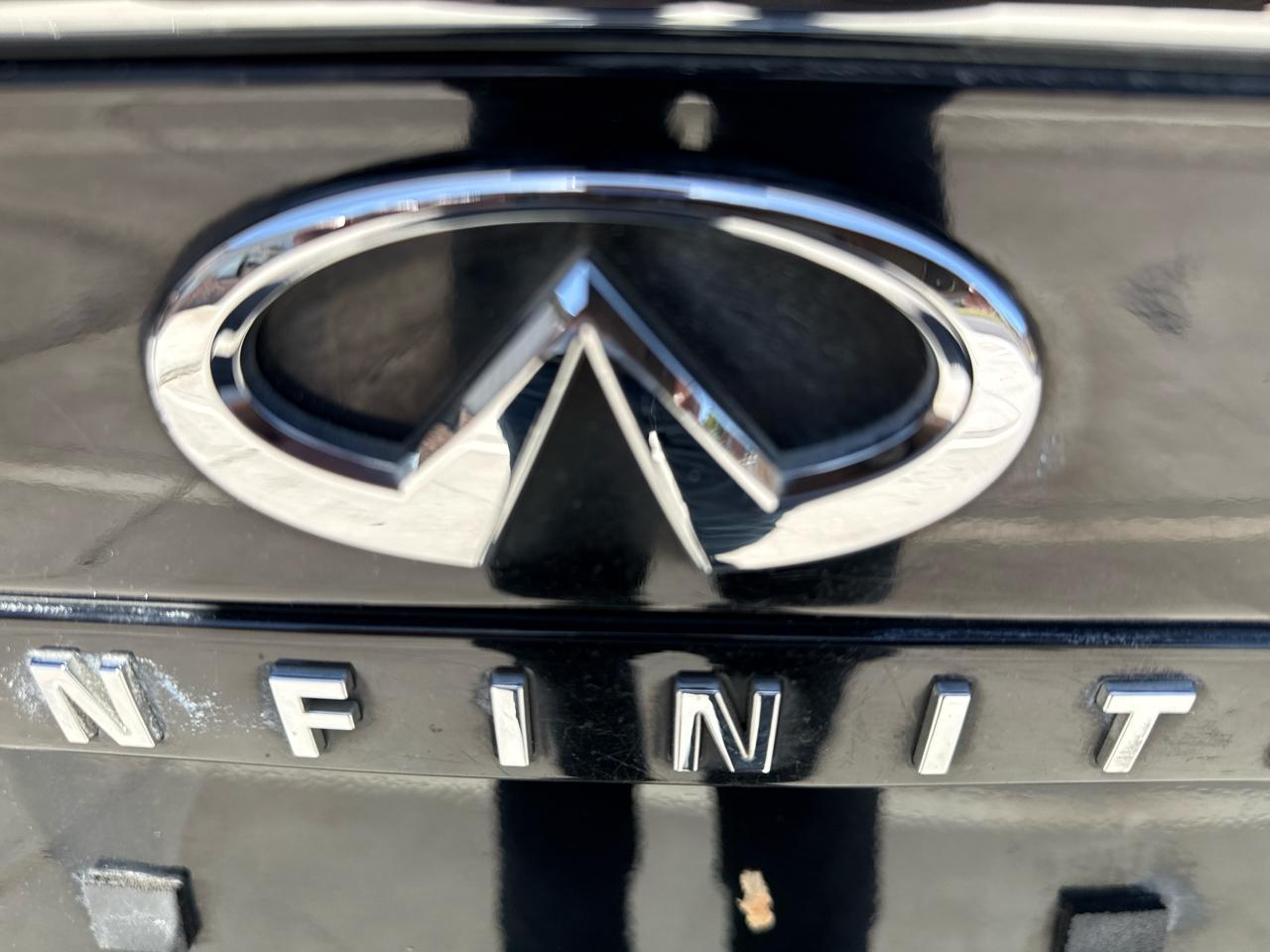 Infiniti QX30 Premium AWD *Ltd Avail* 2017