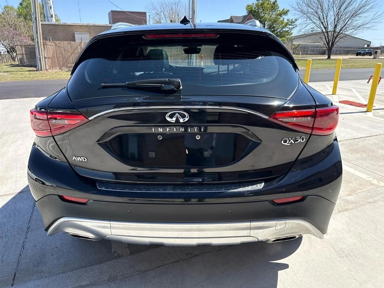 Infiniti QX30 Premium AWD *Ltd Avail* 2017
