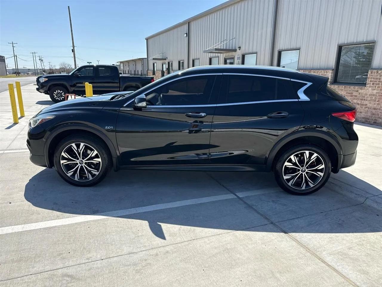 Infiniti QX30 Premium AWD *Ltd Avail* 2017