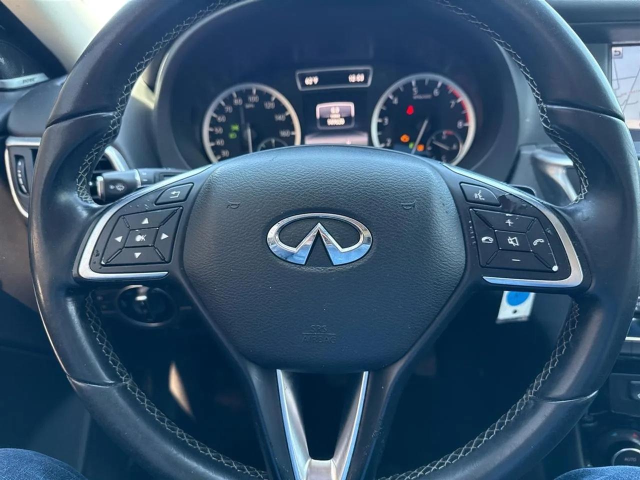 Infiniti QX30 Premium AWD *Ltd Avail* 2017