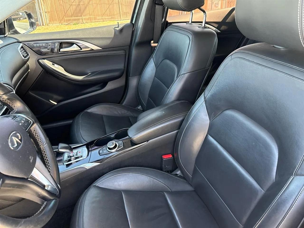 Infiniti QX30 Premium AWD *Ltd Avail* 2017