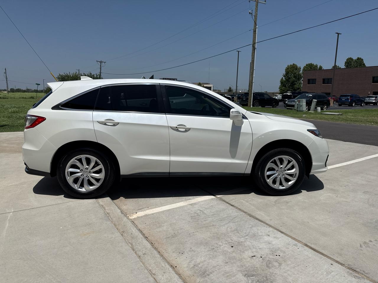 Acura RDX FWD 4dr Tech/AcuraWatch Plus Pkg 2016