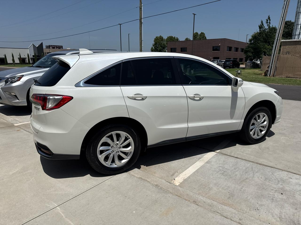 Acura RDX FWD 4dr Tech/AcuraWatch Plus Pkg 2016