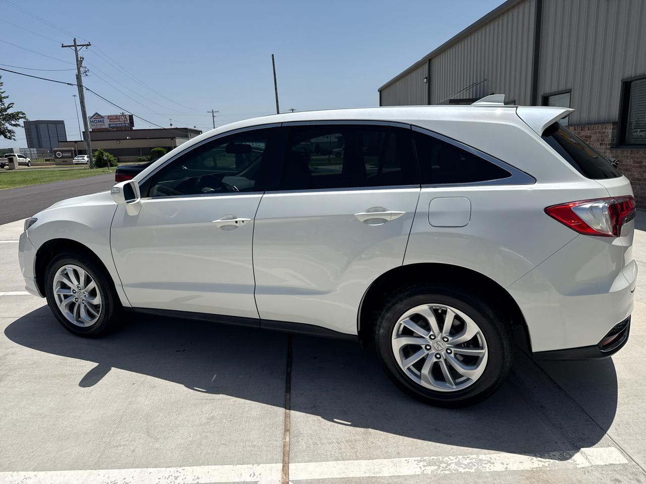 Acura RDX FWD 4dr Tech/AcuraWatch Plus Pkg 2016