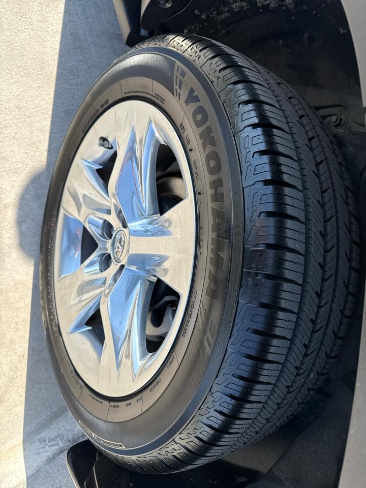 Toyota Highlander FWD 4dr V6  Limited (Natl) 2014