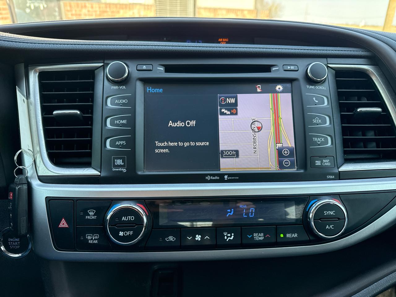 Toyota Highlander FWD 4dr V6  Limited (Natl) 2014