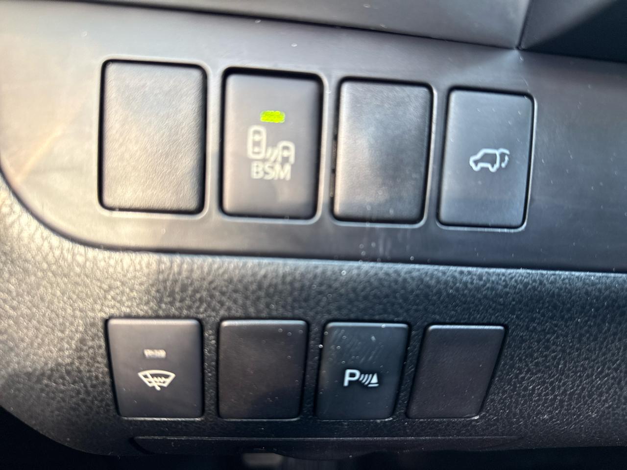 Toyota Highlander FWD 4dr V6  Limited (Natl) 2014