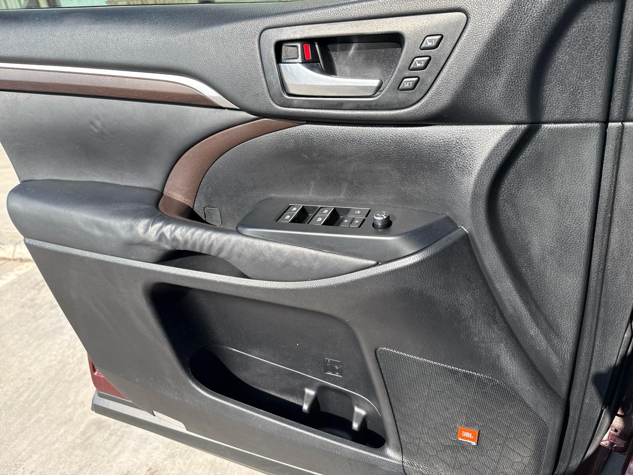 Toyota Highlander FWD 4dr V6  Limited (Natl) 2014