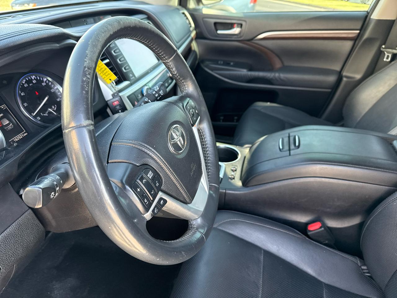 Toyota Highlander FWD 4dr V6  Limited (Natl) 2014