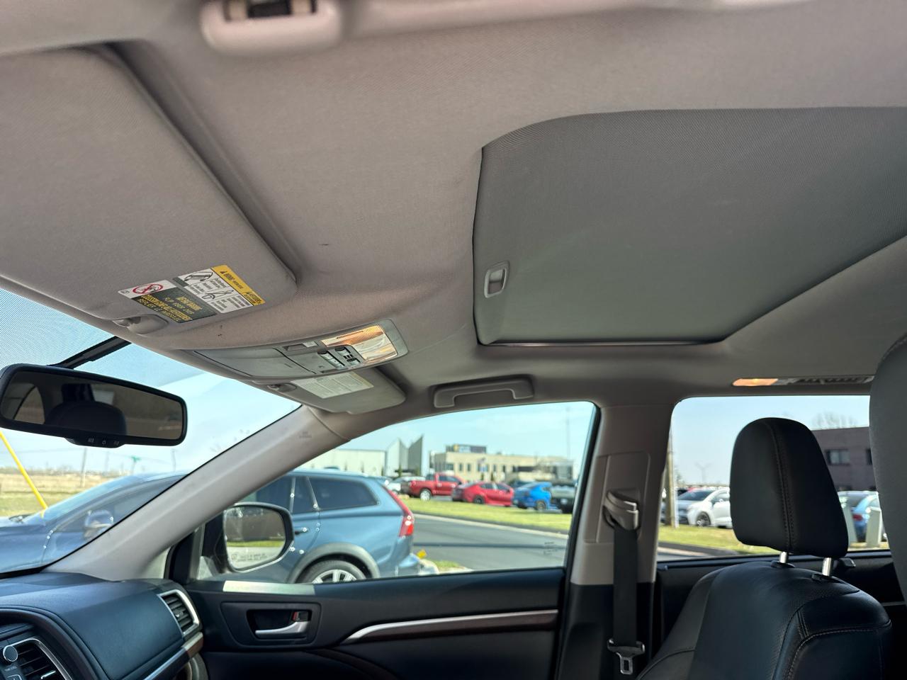 Toyota Highlander FWD 4dr V6  Limited (Natl) 2014