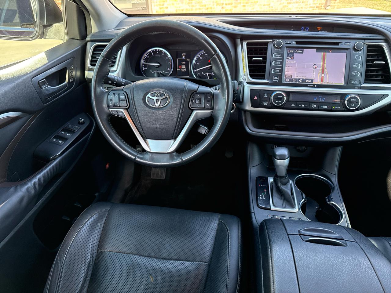 Toyota Highlander FWD 4dr V6  Limited (Natl) 2014