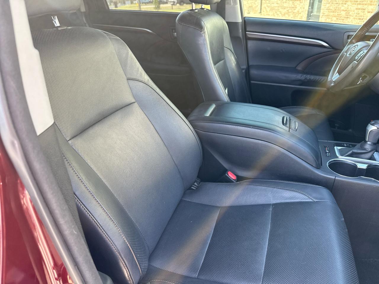 Toyota Highlander FWD 4dr V6  Limited (Natl) 2014