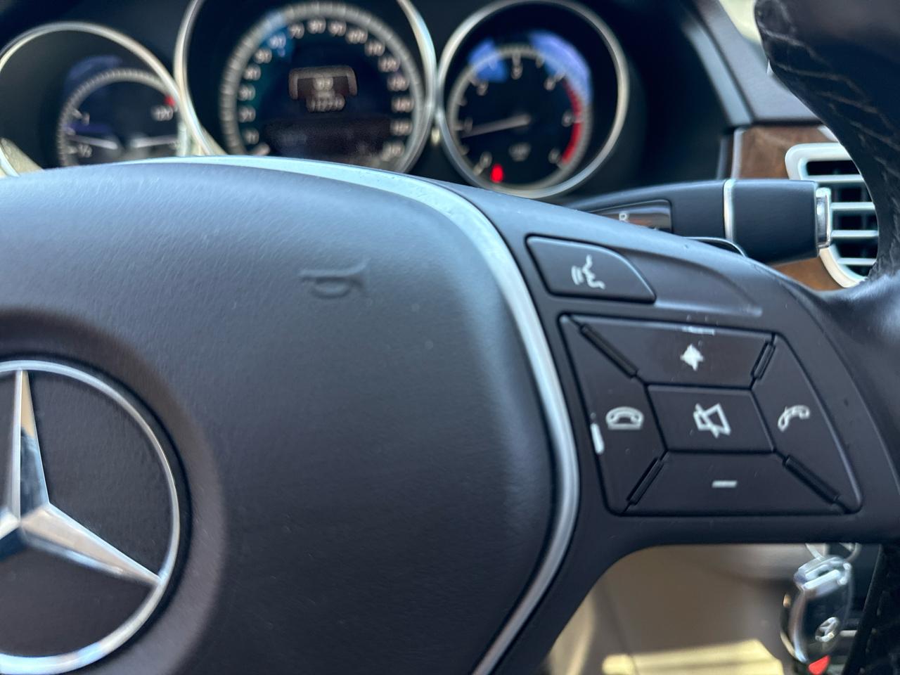 Mercedes-Benz E-Class 4dr Sdn E 250 BlueTEC Sport 4MATIC 2014