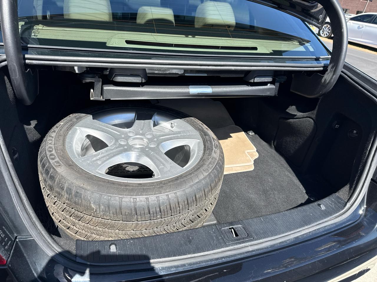 Mercedes-Benz E-Class 4dr Sdn E 250 BlueTEC Sport 4MATIC 2014