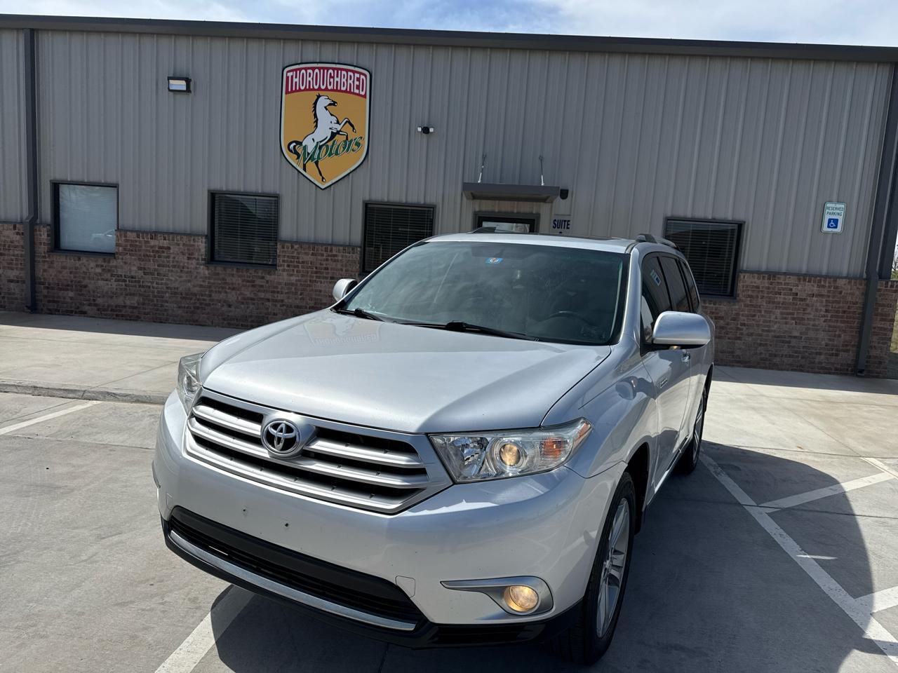 Toyota Highlander FWD 4dr V6 Limited (Natl) 2011