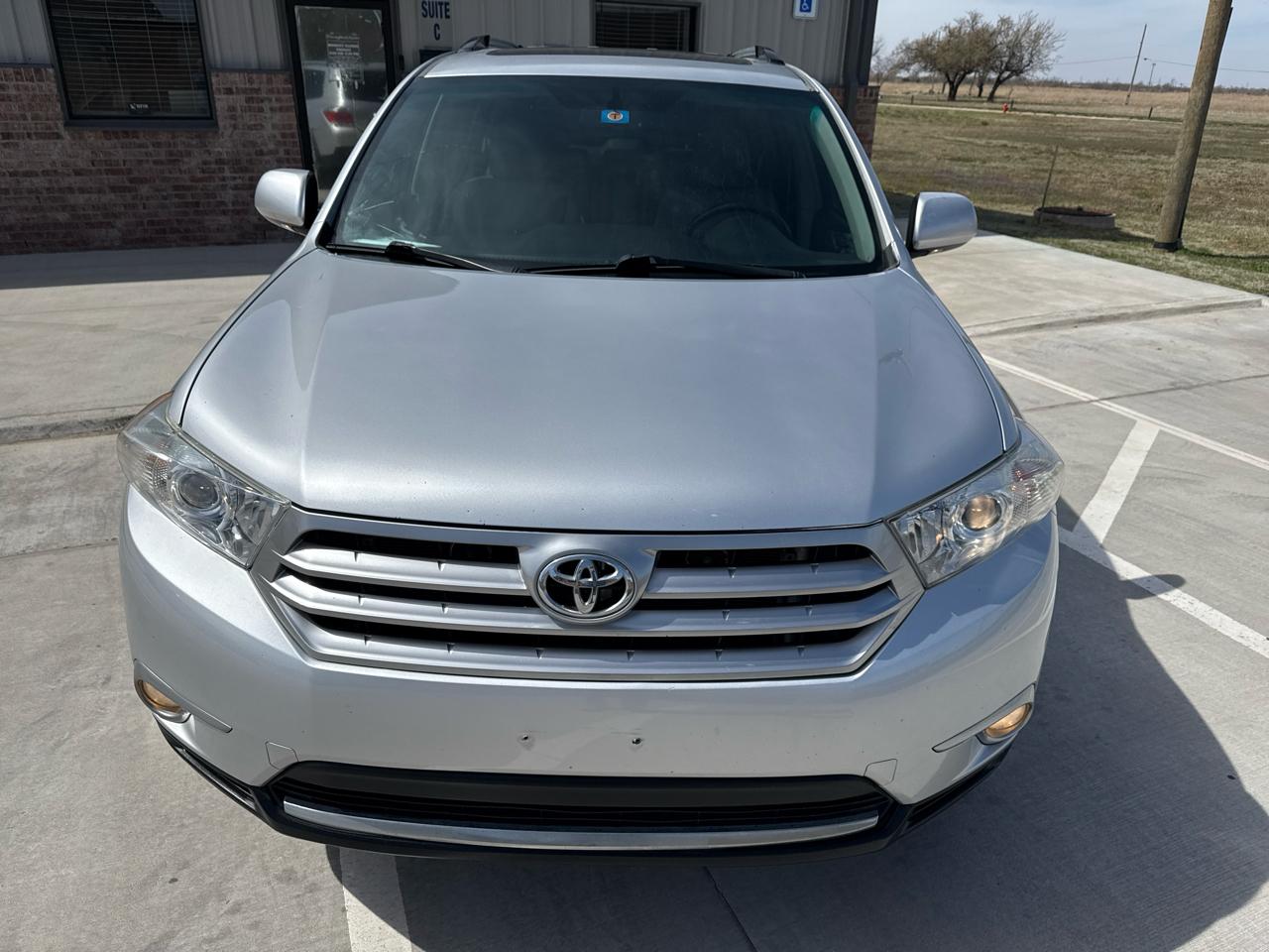 Toyota Highlander FWD 4dr V6 Limited (Natl) 2011