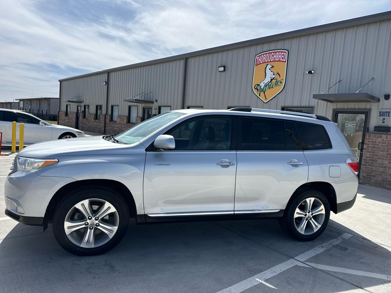 Toyota Highlander FWD 4dr V6 Limited (Natl) 2011