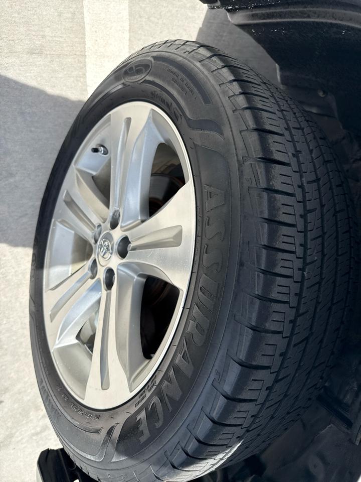 Toyota Highlander FWD 4dr V6 Limited (Natl) 2011