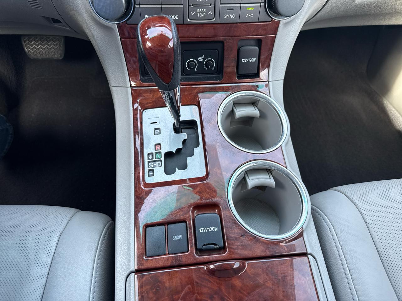 Toyota Highlander FWD 4dr V6 Limited (Natl) 2011