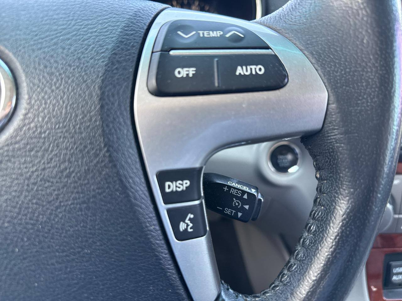 Toyota Highlander FWD 4dr V6 Limited (Natl) 2011