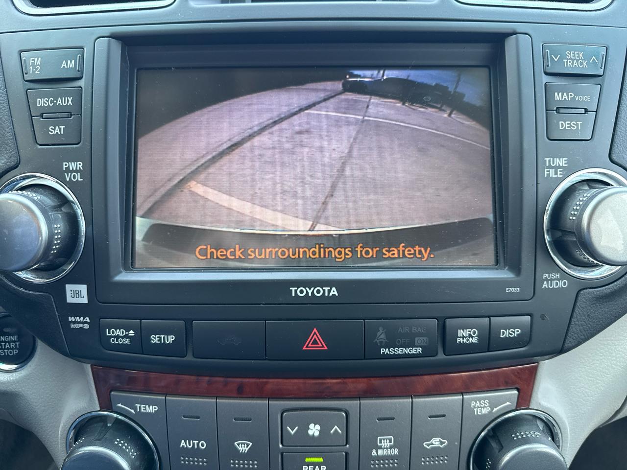 Toyota Highlander FWD 4dr V6 Limited (Natl) 2011