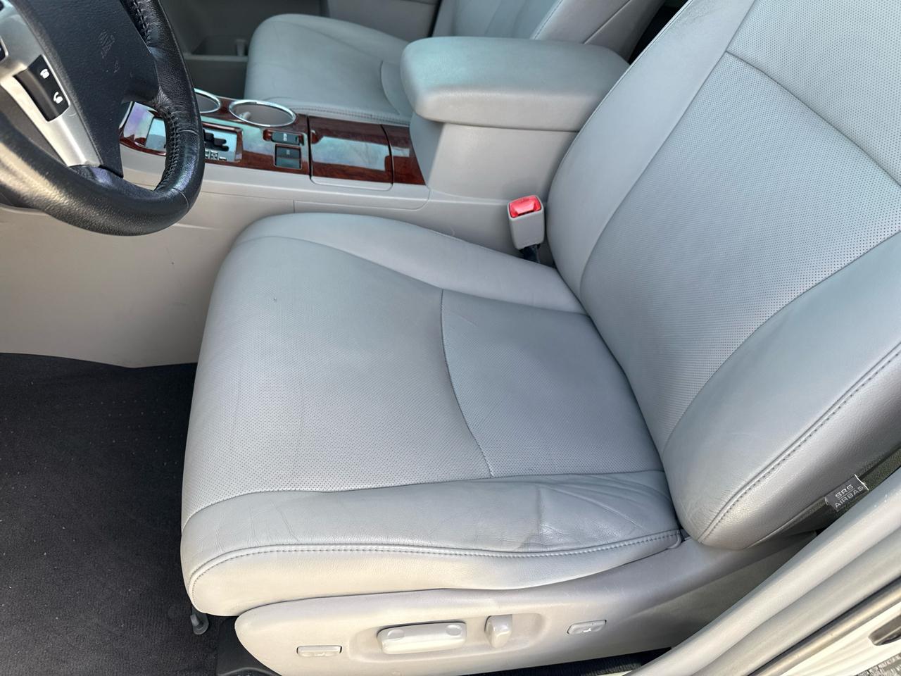 Toyota Highlander FWD 4dr V6 Limited (Natl) 2011