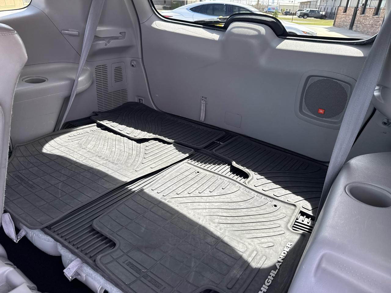 Toyota Highlander FWD 4dr V6 Limited (Natl) 2011