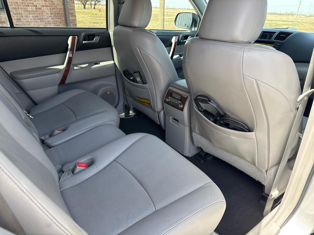 Toyota Highlander FWD 4dr V6 Limited (Natl) 2011