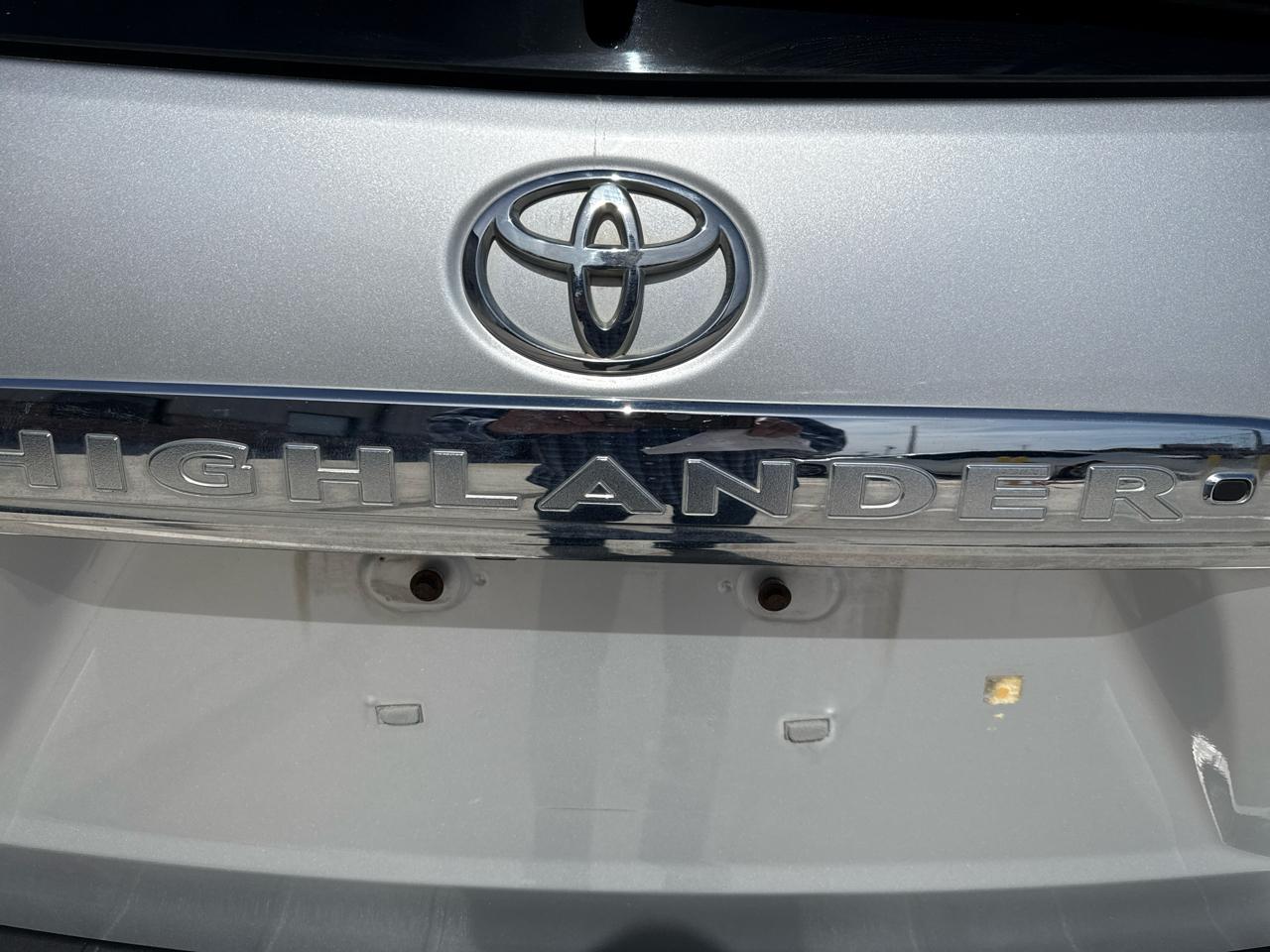 Toyota Highlander FWD 4dr V6 Limited (Natl) 2011