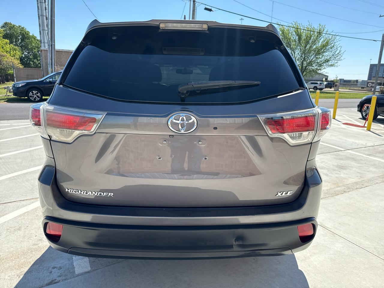 Toyota Highlander FWD 4dr V6 XLE (Natl) 2015