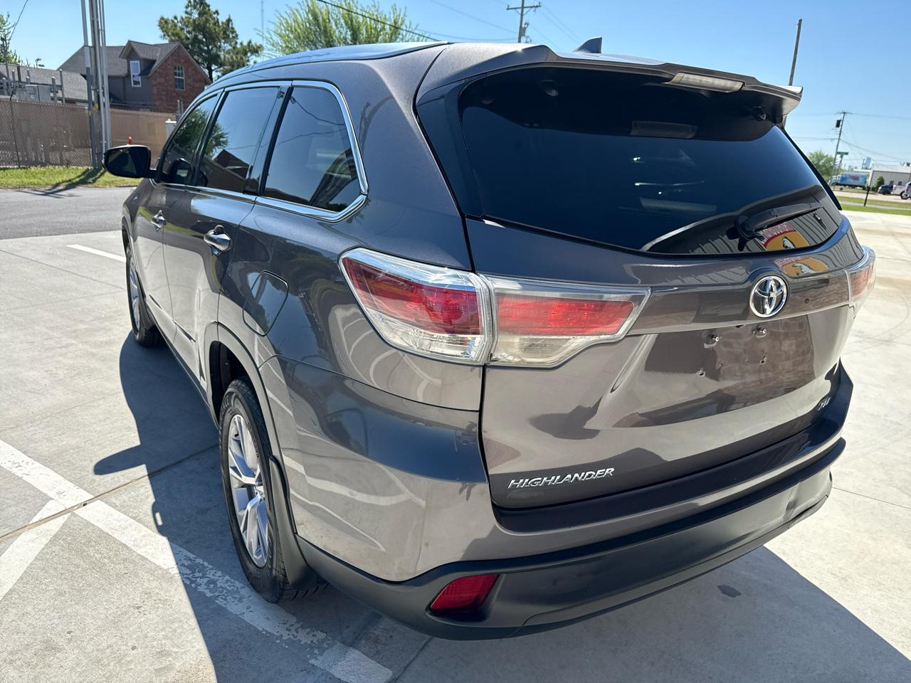 Toyota Highlander FWD 4dr V6 XLE (Natl) 2015