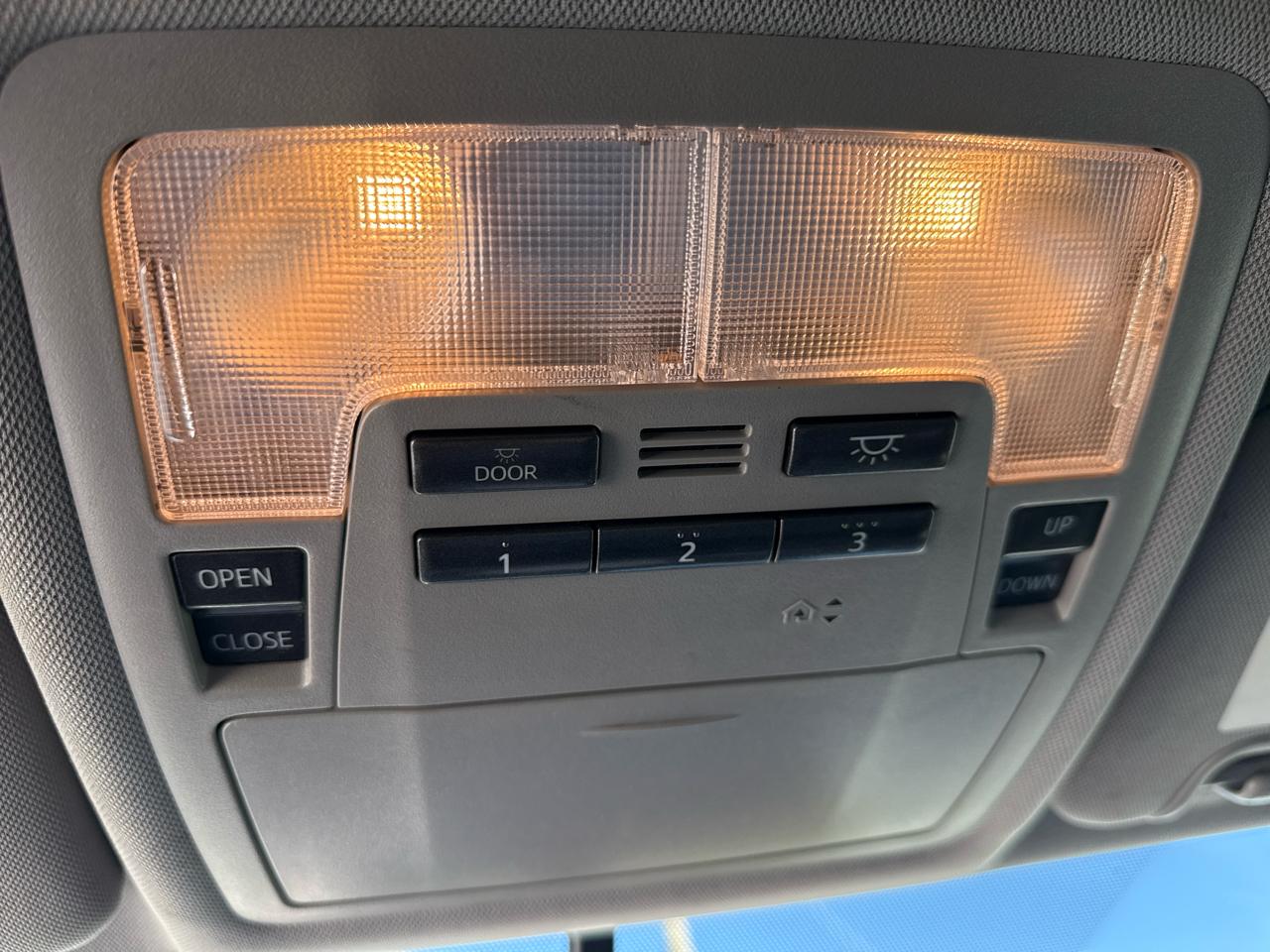 Toyota Highlander FWD 4dr V6 XLE (Natl) 2015