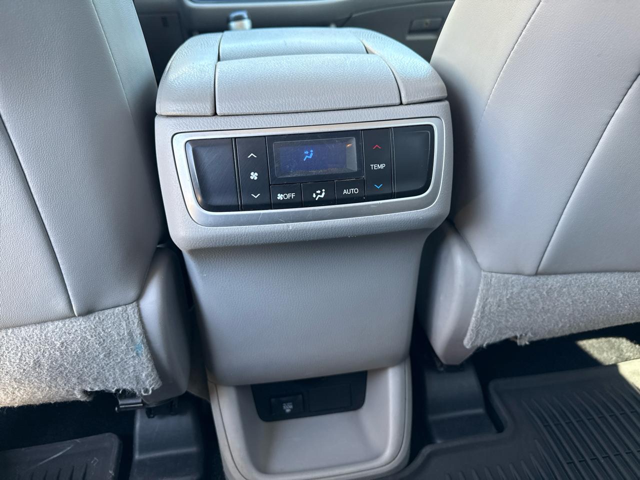 Toyota Highlander FWD 4dr V6 XLE (Natl) 2015