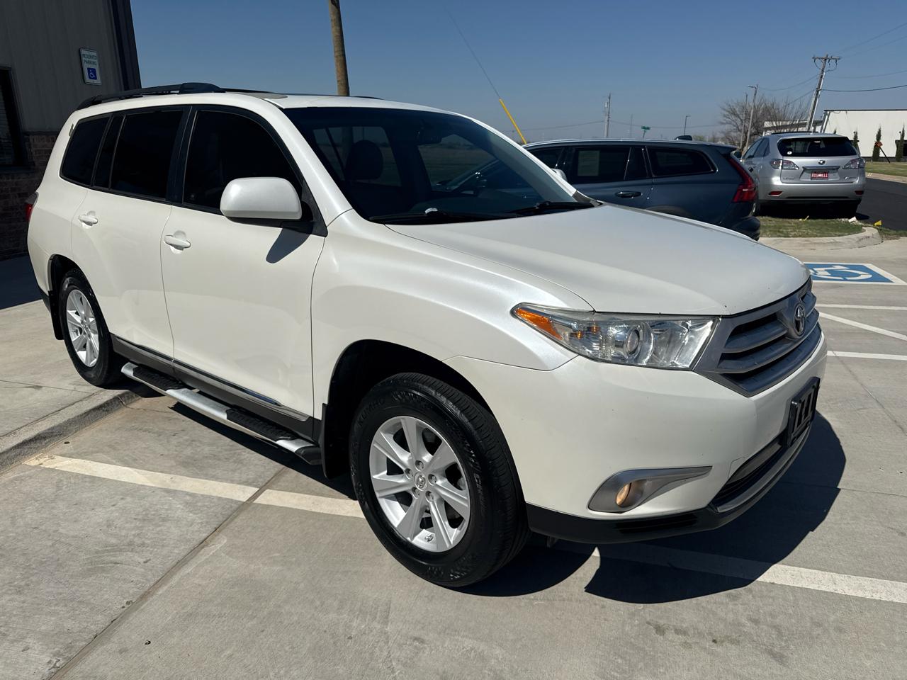 Toyota Highlander FWD 4dr V6 (Natl) 2012