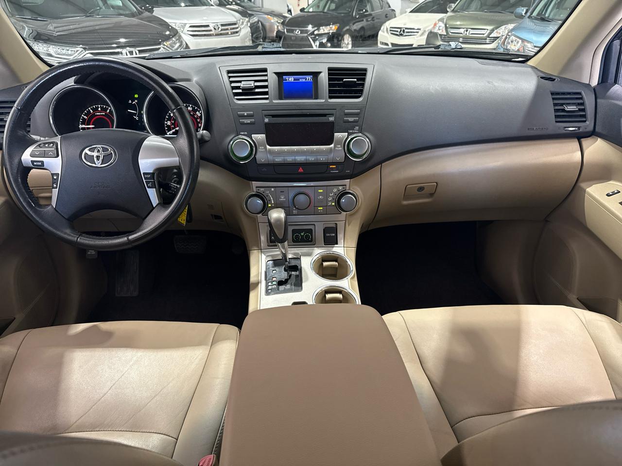 Toyota Highlander FWD 4dr V6 (Natl) 2012