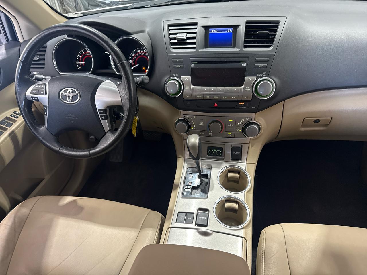 Toyota Highlander FWD 4dr V6 (Natl) 2012