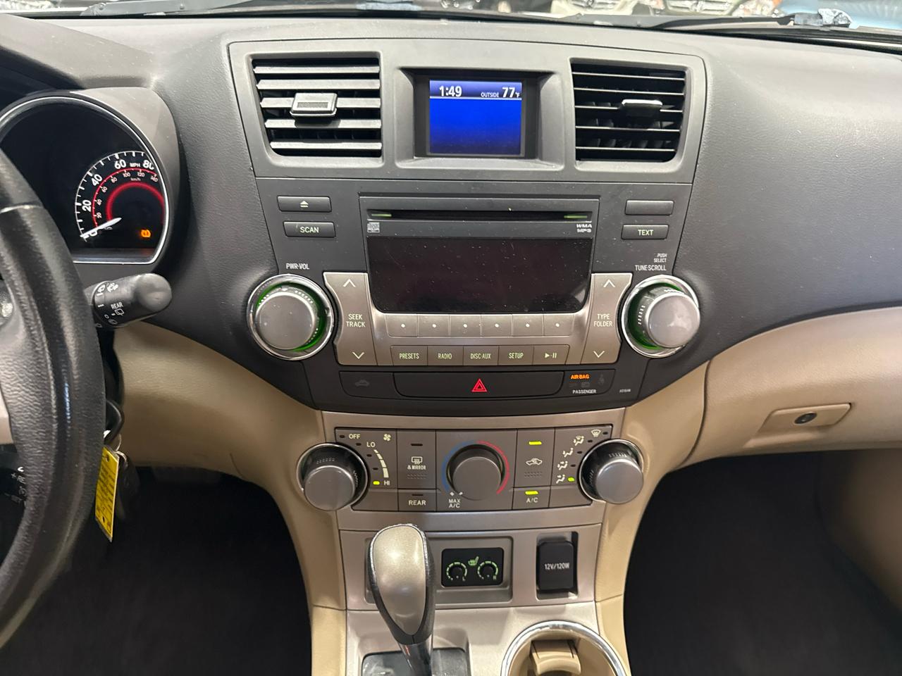 Toyota Highlander FWD 4dr V6 (Natl) 2012