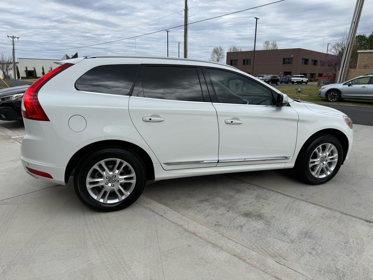 Volvo XC60 FWD 4dr 3.2L 2014