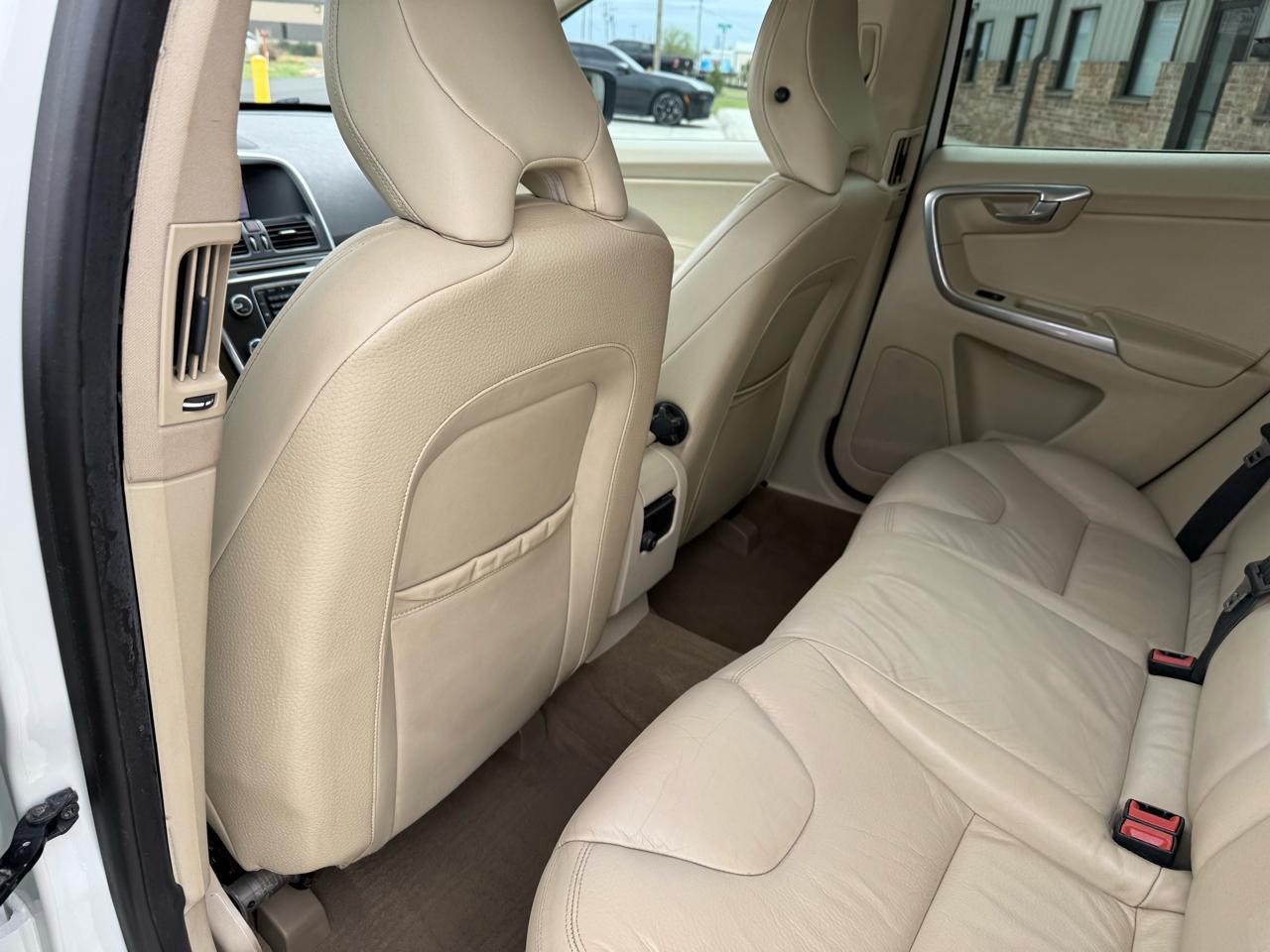 Volvo XC60 FWD 4dr 3.2L 2014