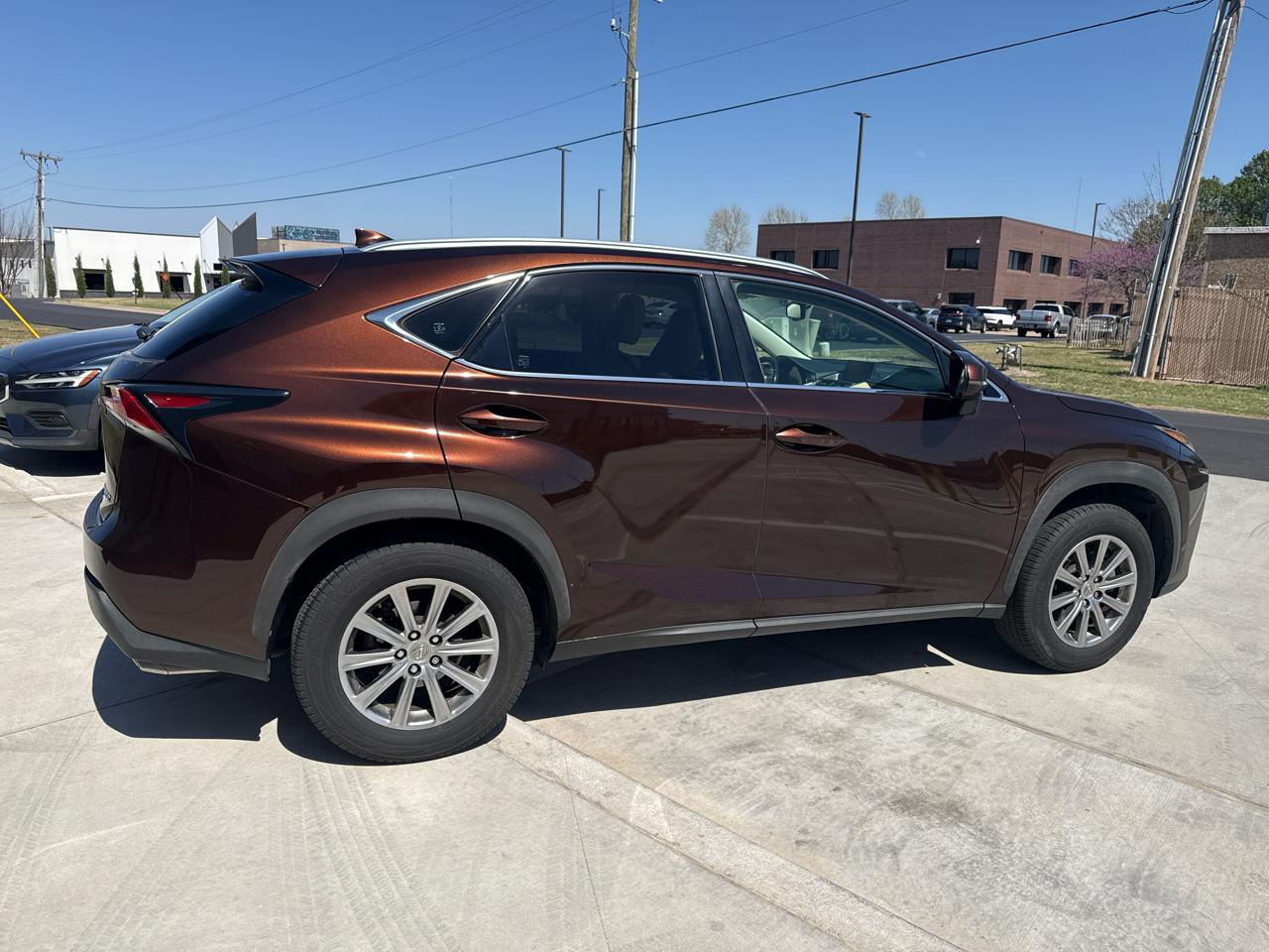 Lexus NX 200t FWD 4dr 2016