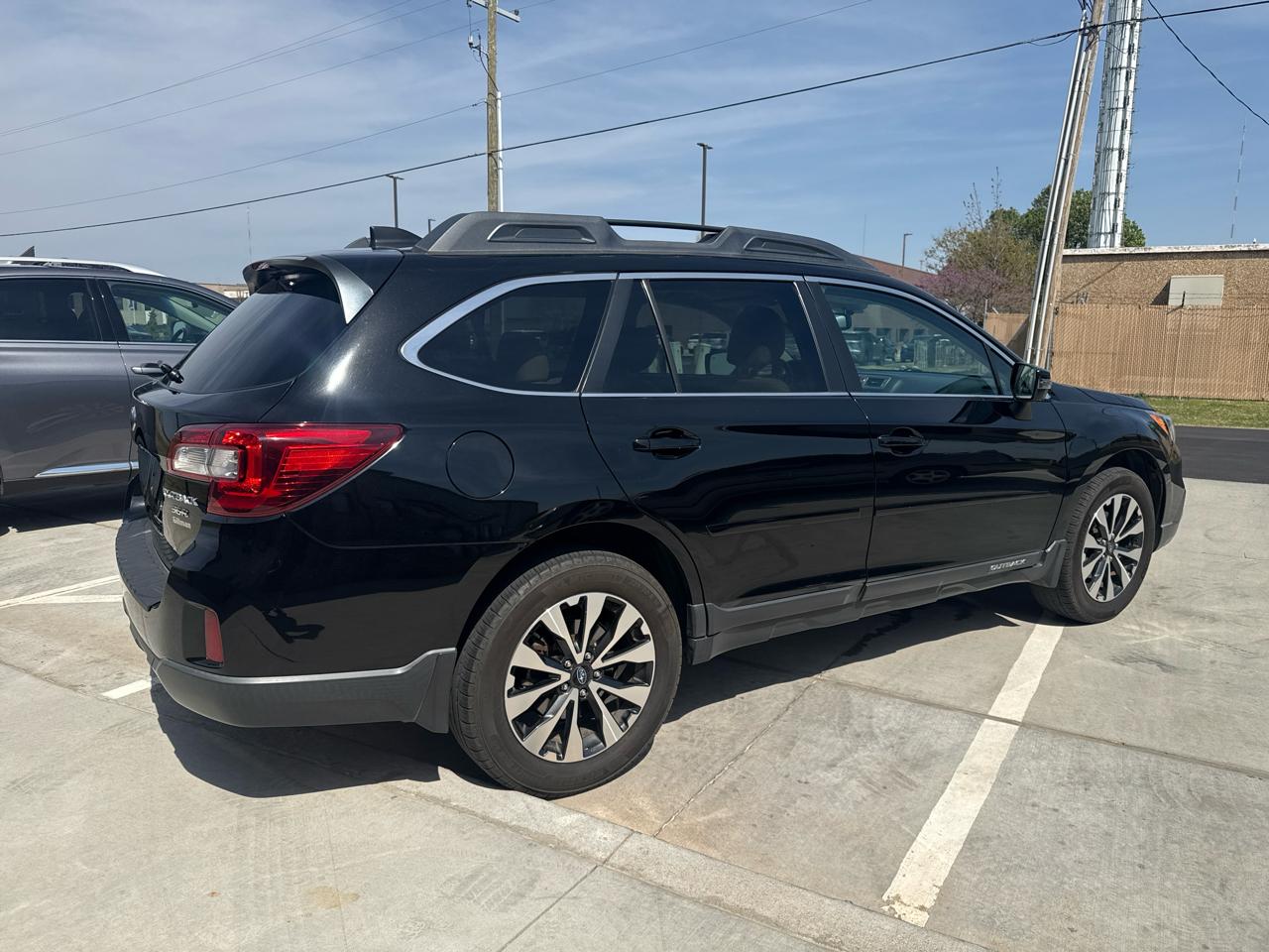 Subaru Outback 4dr Wgn 3.6R Limited 2016