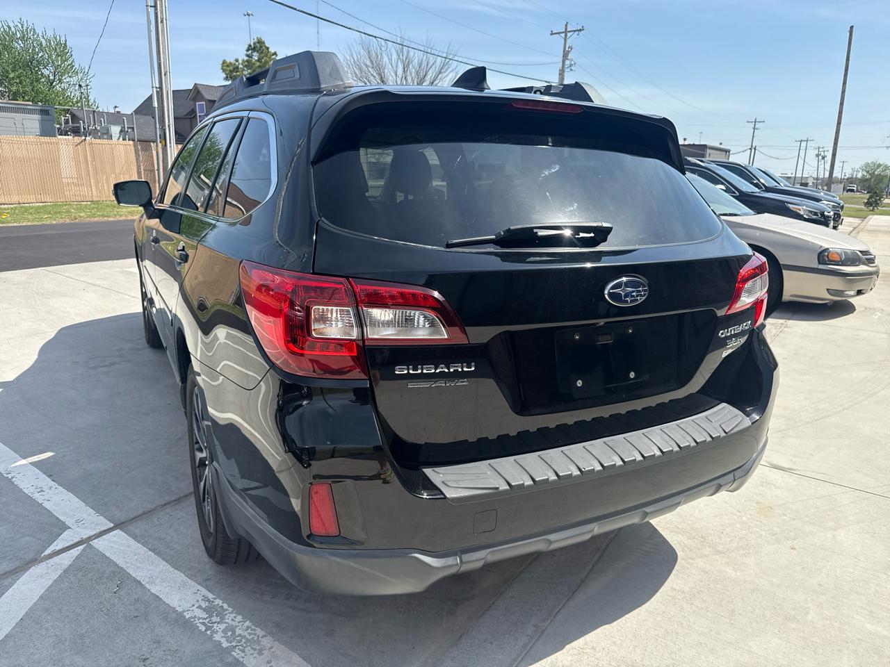 Subaru Outback 4dr Wgn 3.6R Limited 2016