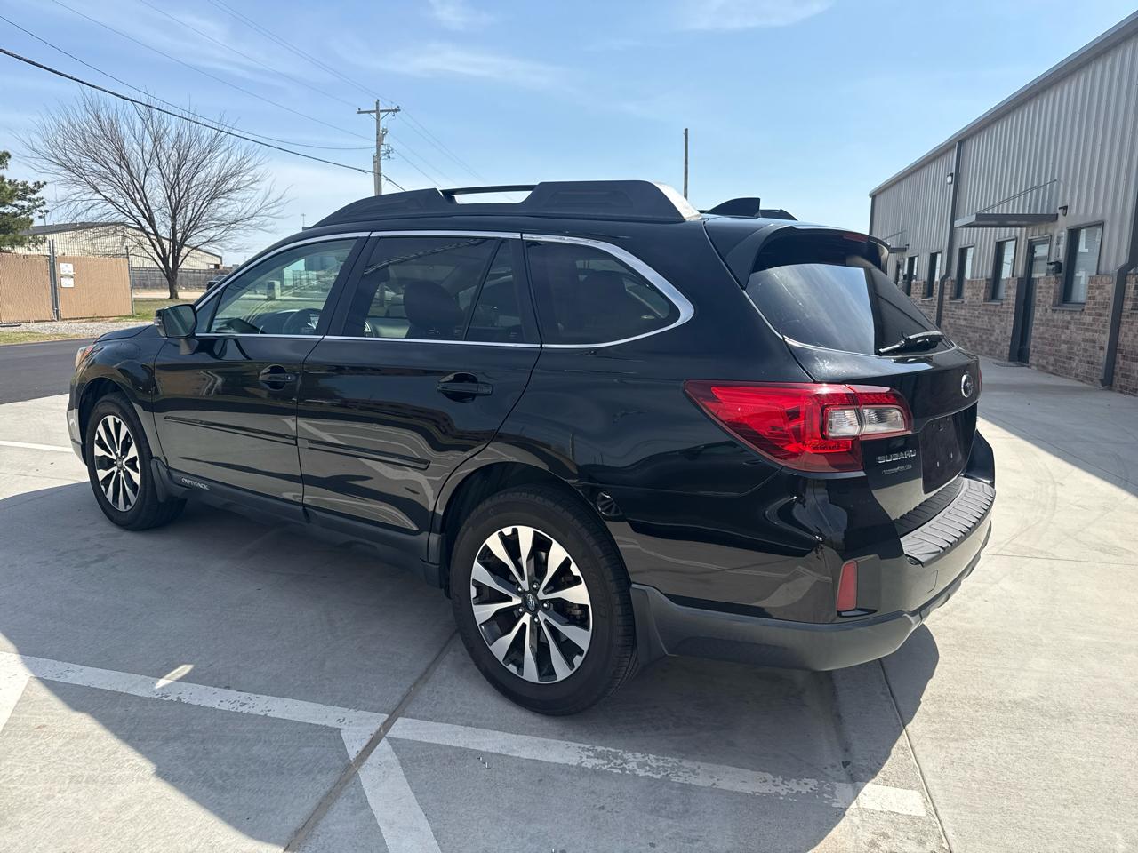 Subaru Outback 4dr Wgn 3.6R Limited 2016