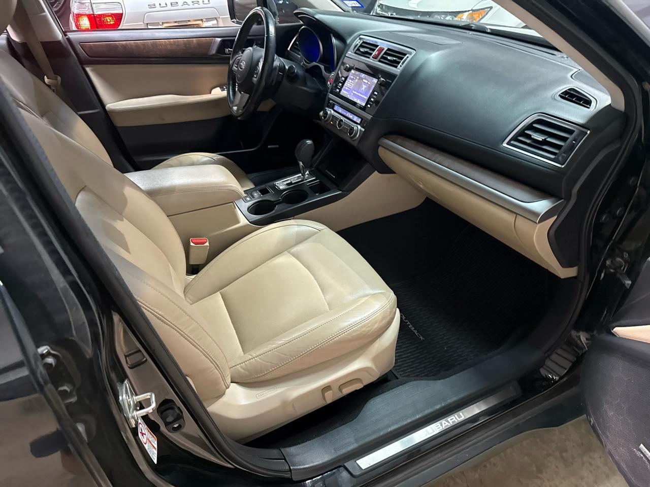 Subaru Outback 4dr Wgn 3.6R Limited 2016