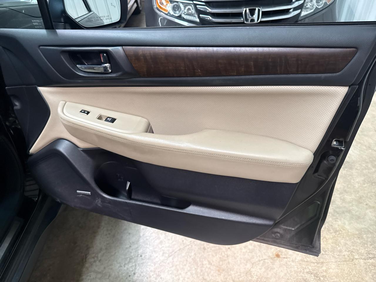 Subaru Outback 4dr Wgn 3.6R Limited 2016