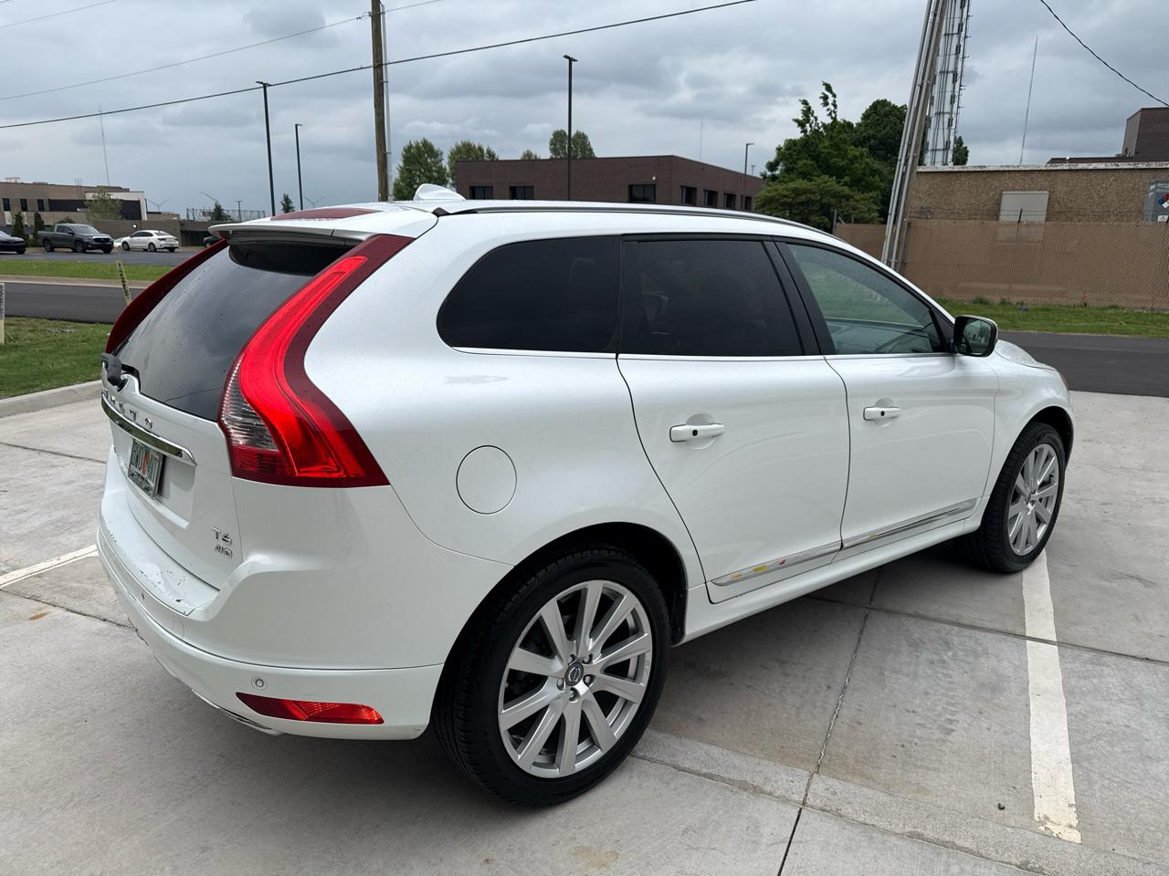 Volvo XC60 2015.5 AWD 4dr T6 Platinum 2015