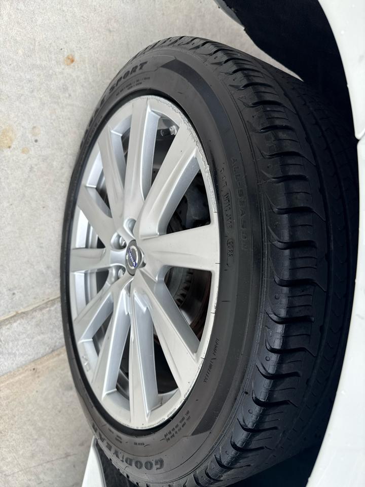 Volvo XC60 2015.5 AWD 4dr T6 Platinum 2015